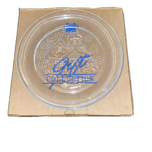 Avon Overstock Ginger Bread House Dessert Plates Set of 4 GLASS ~ 7 3/4" NIB.